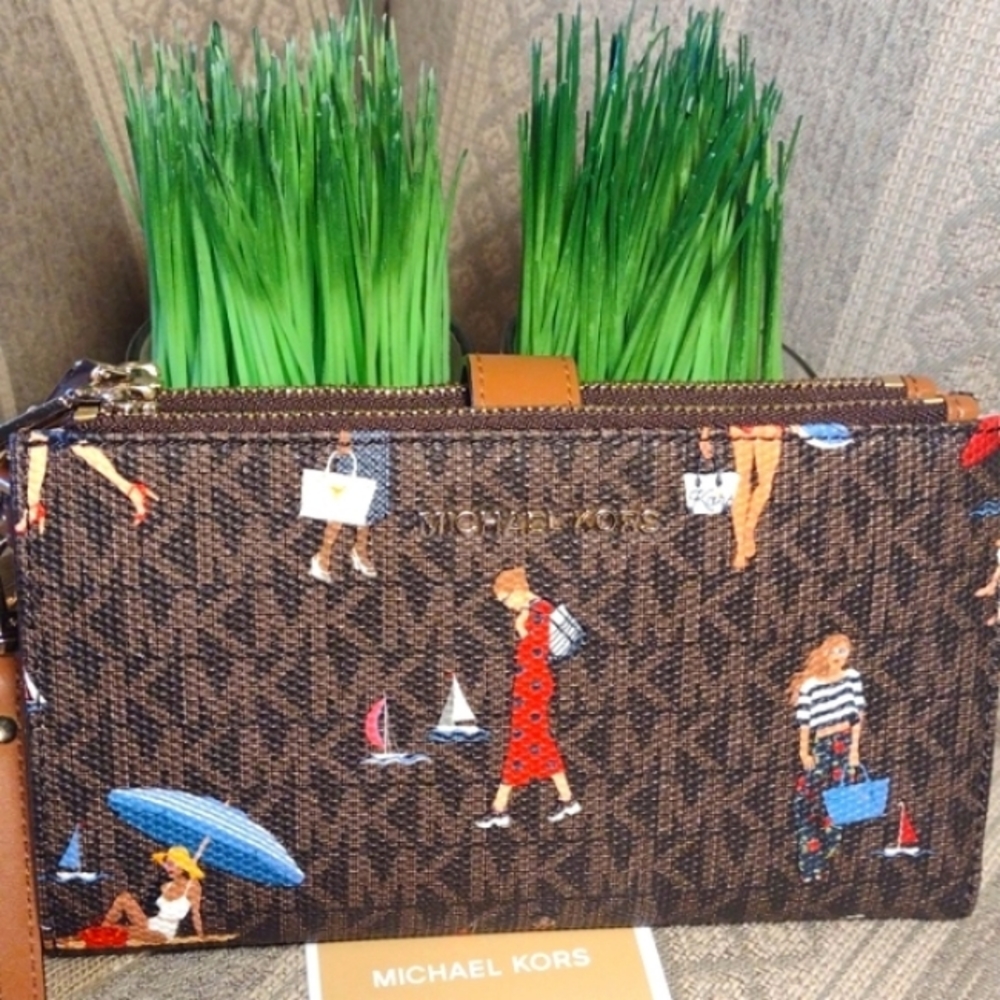 Michael Kors Sailor Woman Jet Set Travel Wallet - Picture 2 of 16